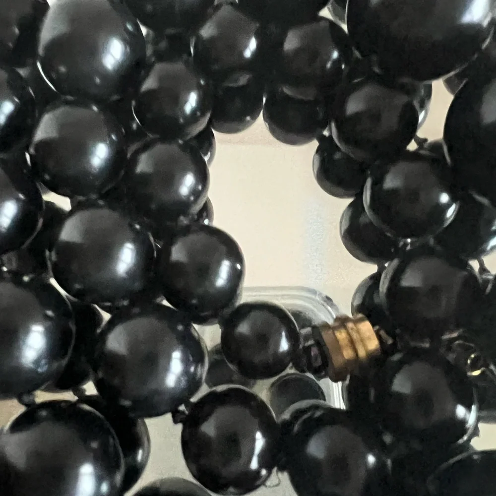 Stunning black African Ebony graduated beaded/pearl necklace - Picture 5 of 12
